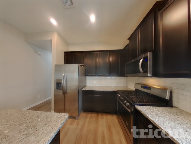 Photo - 13307 Badlands Bnd