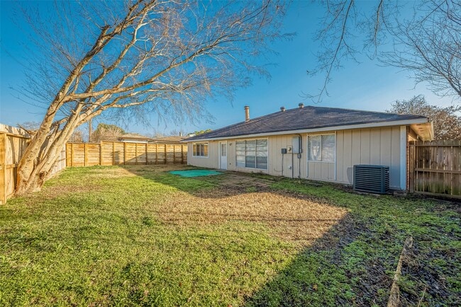 Building Photo - 3806 Embarcadero Dr