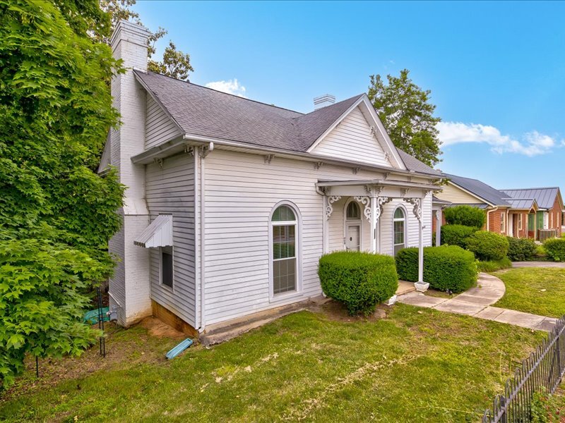 Photo - 317 W Broadway Ave (Maryville, TN)