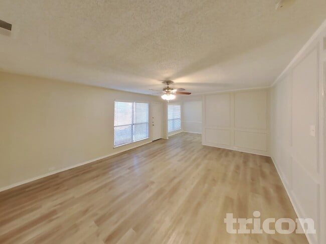 Photo - 3225 Hastings St