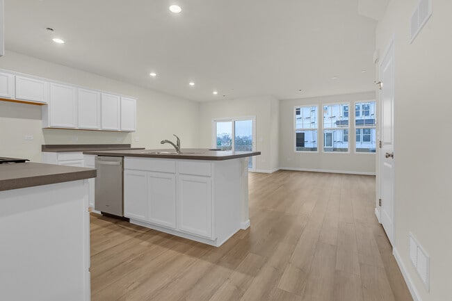 Photo - 5917 Hawkweed Dr