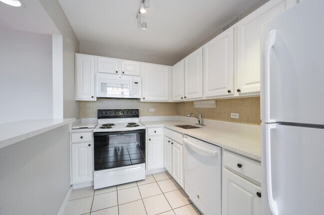 Photo - 655 W Irving Park Rd Unit 1815