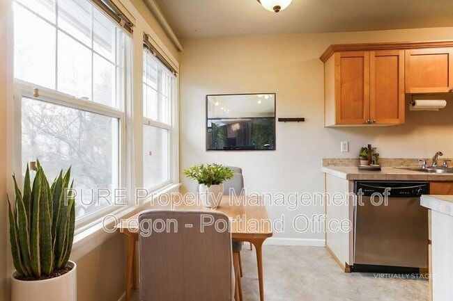 Photo - 701 NE 28th Ave