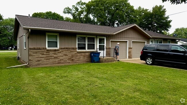 Building Photo - 9754 Rosehill Rd Unit 2 Rental