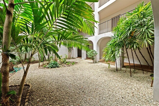 Photo - 8107 SW 72nd Ave Unidad 407E