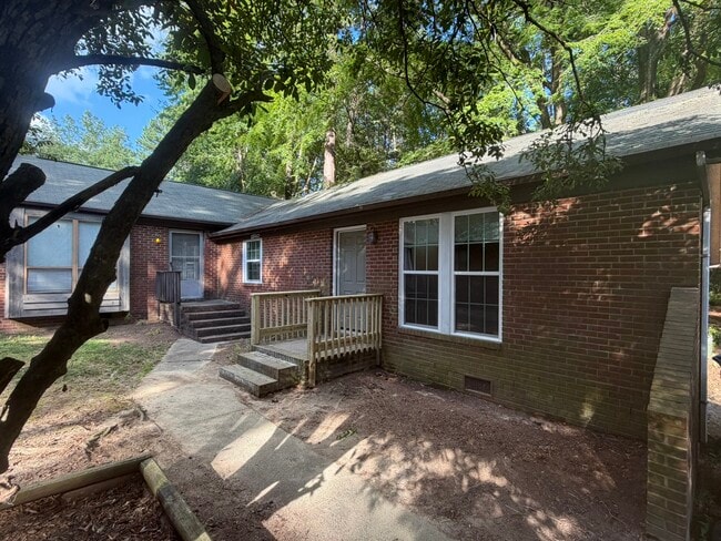 Photo - 4832 Hollenden Dr