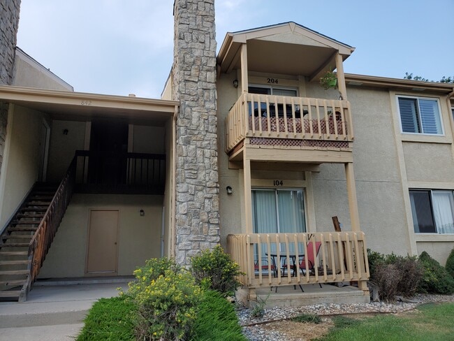 Building Photo - 842 Tenderfoot Hill Rd Rental