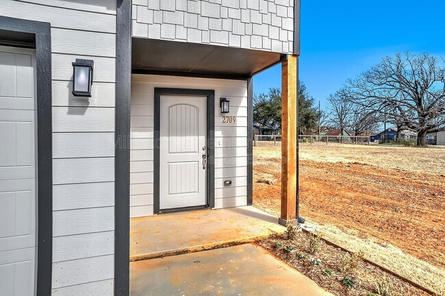 Photo - 2709 W Washington St