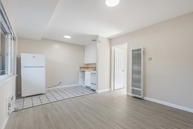 Photo - Sandpiper Apartments