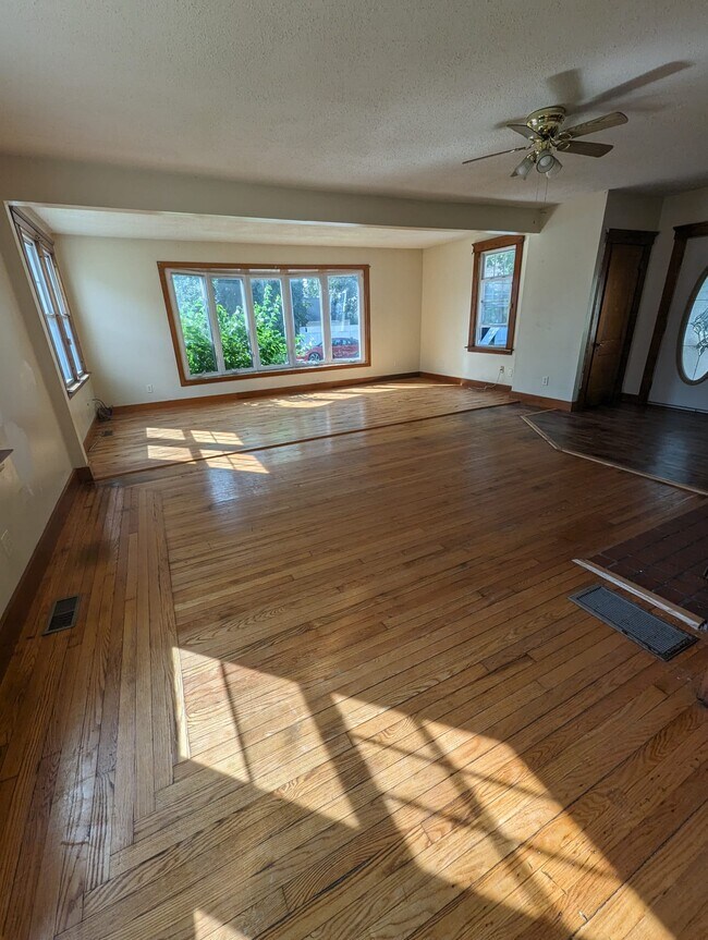 Photo - 131 Lexington Ave