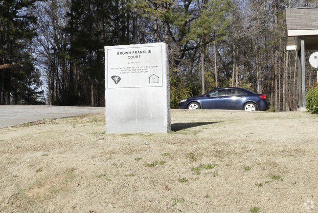 Photo - Brown Franklin Court
