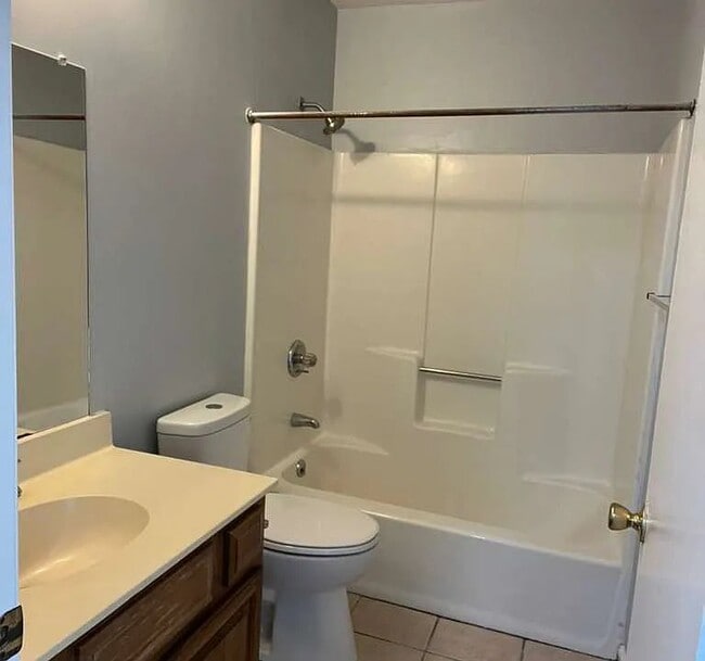 Photo - 1231 Shalom Dr