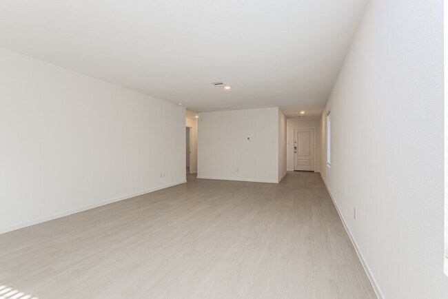 Photo - 1523 Crowson Rdg