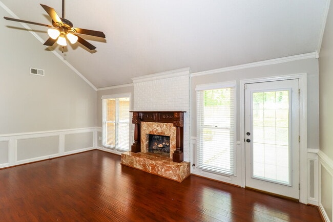 Photo - 472 Sanga Cir E