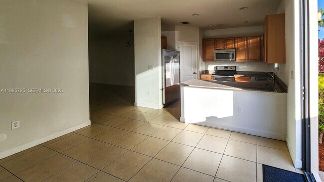 Photo - 470 NE 194th Terrace