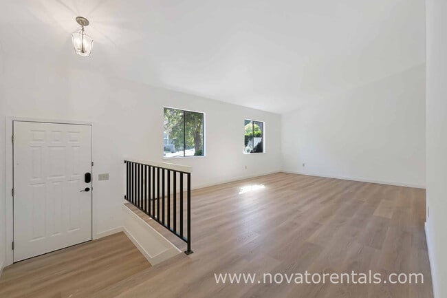 Photo - 32 Spinosa Way