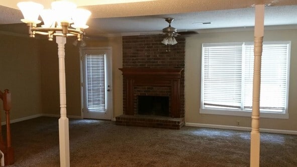 Living Room - 1704 Twin Brooks Dr SE