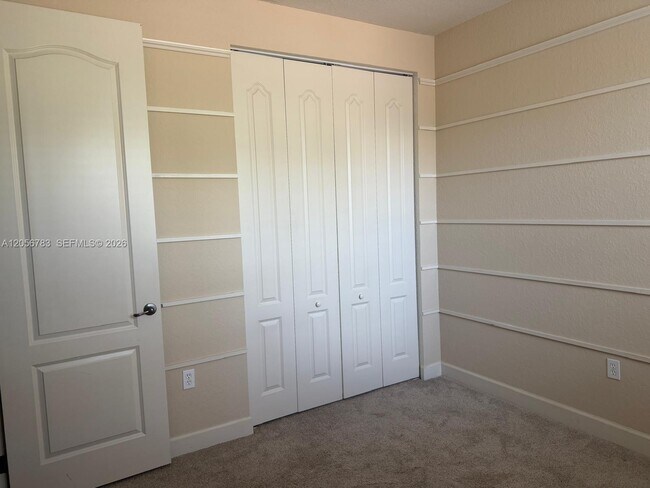 Photo - 14615 SW 5th St