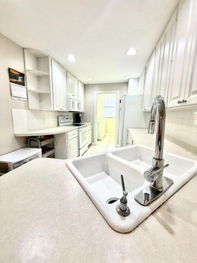 Photo - 488 Capistrano Dr