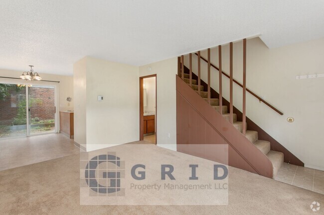 Building Photo - GPM520 - 2308-2310 SE Woodward (T3) Unit 2310 Rental