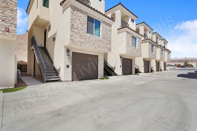 Building Photo - FURNISHED RIVERWALK TOWNHOME