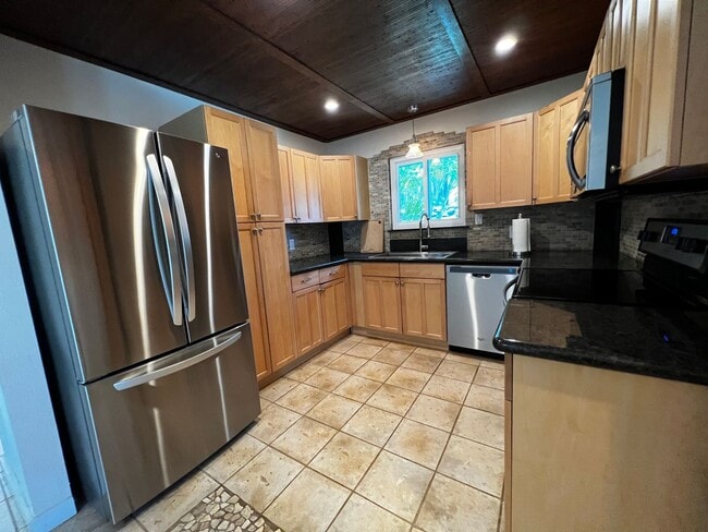 Photo - PET FRIENDLY, enclosed backyard, Central Kihei 3 bed/2 bath plus bonus room