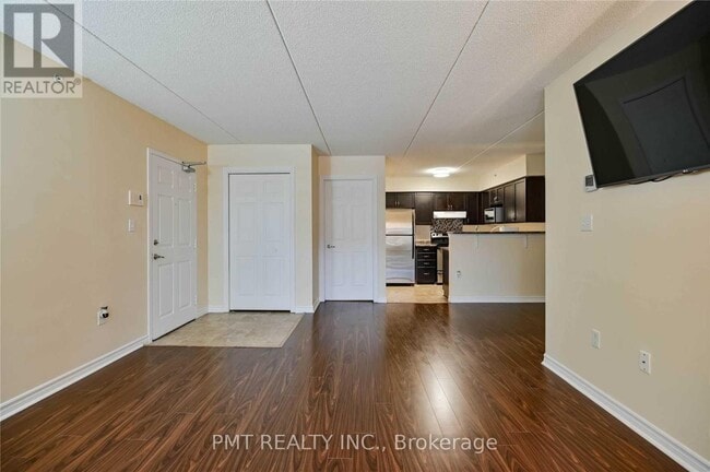 Photo - 1370 Main St E Unit 206