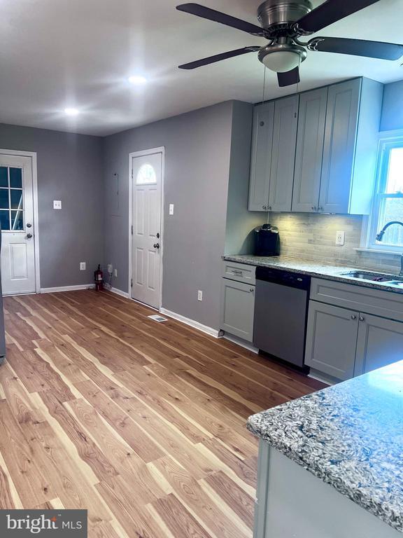 Photo - 6600 Fayette St