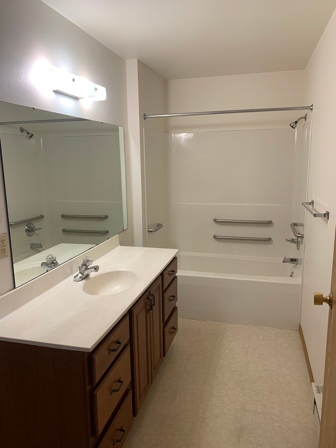 Iowa Ave - Iowa Ave Unit 1