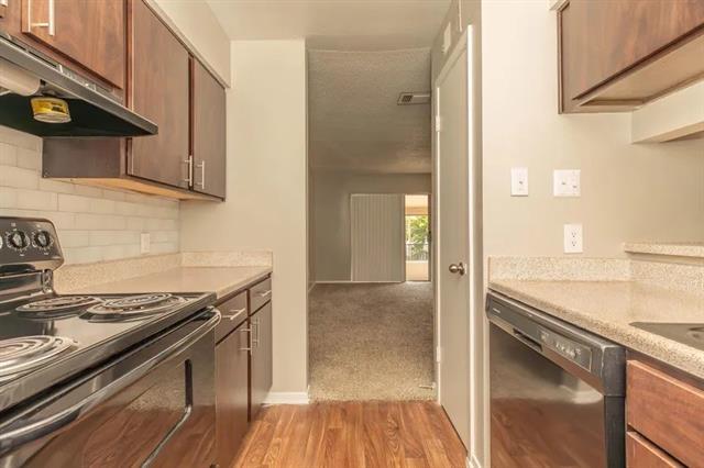 Photo - 6897 Meadow Rd