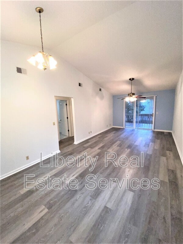 Photo - 910 Brett Dr Unit Apt 54