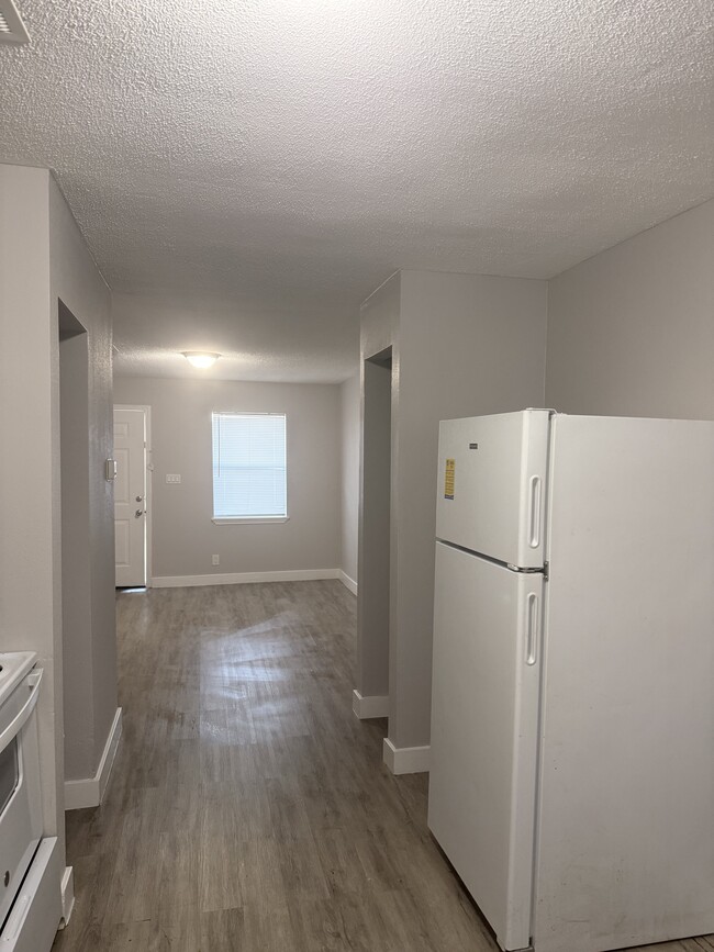 Photo - 7823 Glass St