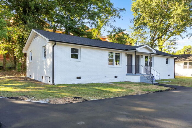 Newly Renovated 2Bd/1Ba Duplex 3 Mi to Dow... - Newly Renovated 2Bd/1Ba Duplex 3 Mi to Dow... House