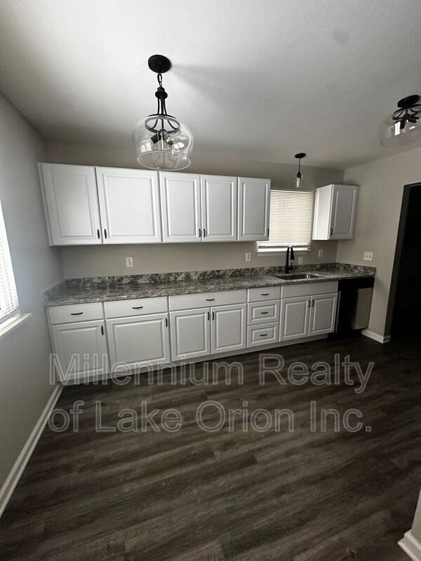 Photo - 61 E New York Ave