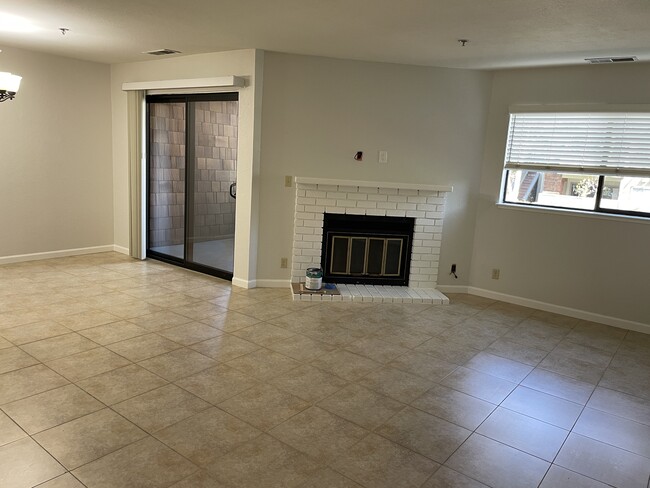 Photo - 1102 La Terrace Cir Townhome