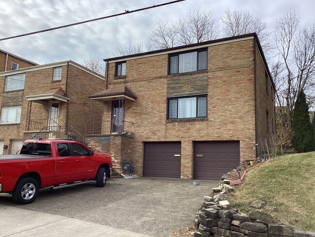 Building Photo - 2934 Clermont Ave Rental