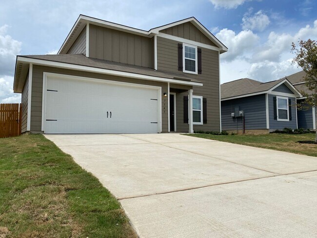 **Luckey Ranch Subdivision. $1550/Month** - **Luckey Ranch Subdivision. $1550/Month** House