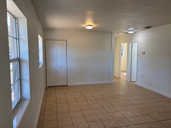 Photo - 1207 Crestwood Dr