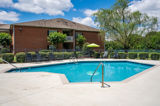 Villas at Oak Crest