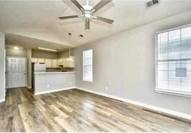 Photo - 498 River Oaks Dr