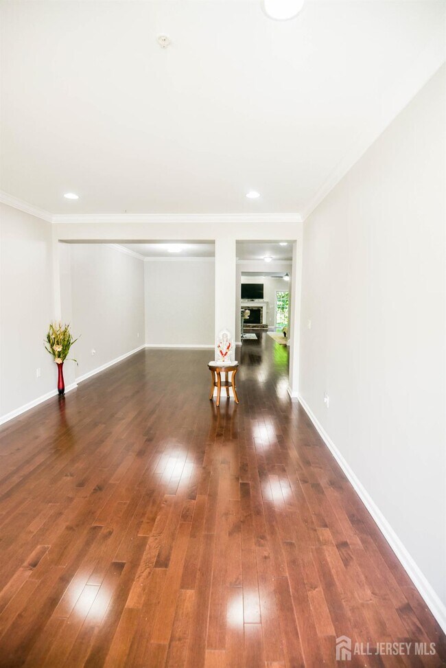 Photo - 122 Morgan Way