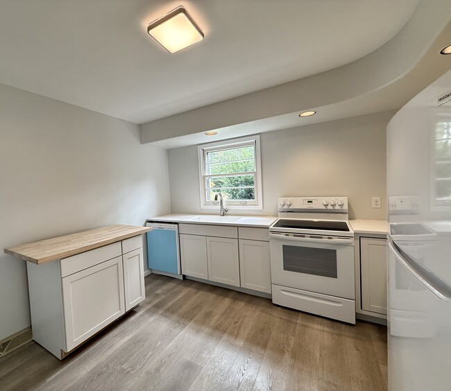 Photo - 1917 S Harding Dr