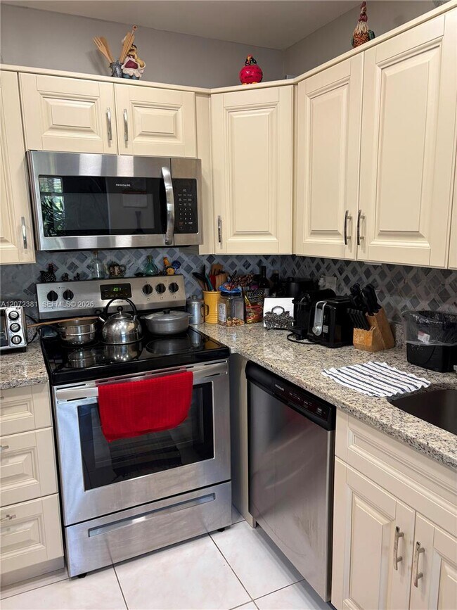 714 Saxony Way Unit 714