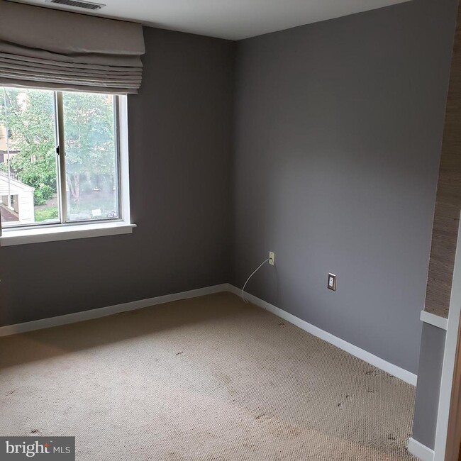 Photo - 534 S Charles St Unidad R81