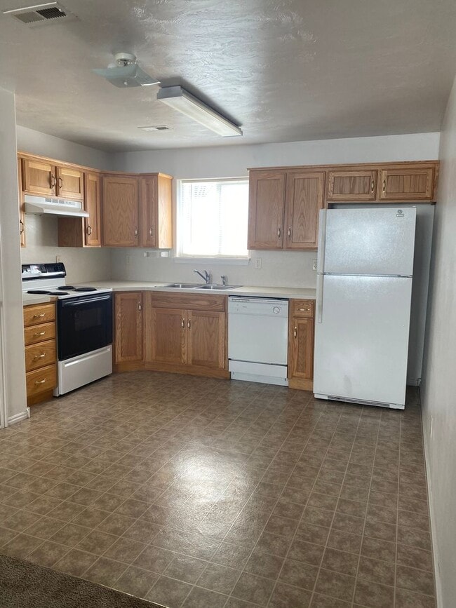 Photo - 127 S 4th W Unit #2