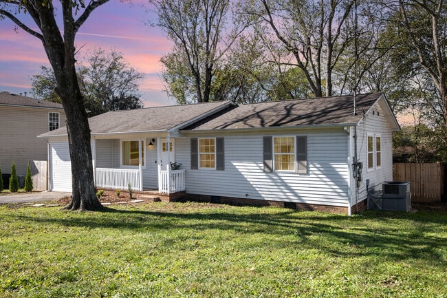 Photo - 209 Nowlin Dr