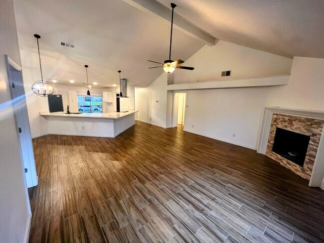 Photo - 4427 Leyland Dr