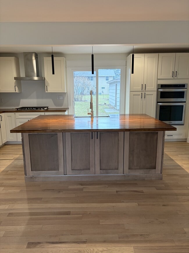 Photo - 7226 Thomas Ave S