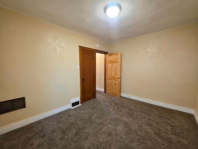 Photo - 2137 Cedar St
