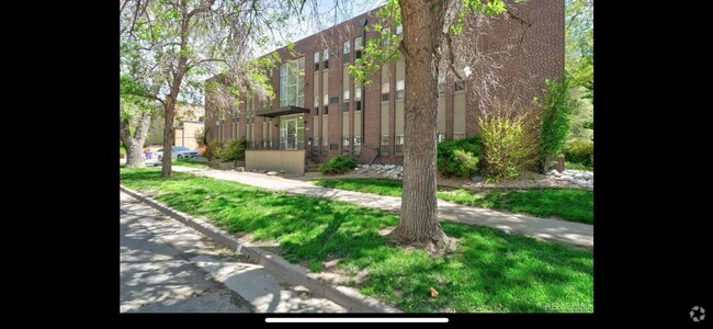 Building Photo - Charming 2BR 1Bath Condo in Denver